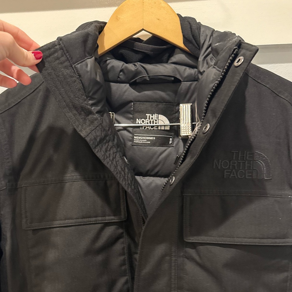 The North Face Men's Black Performance Jacket - Picture 4 of 4